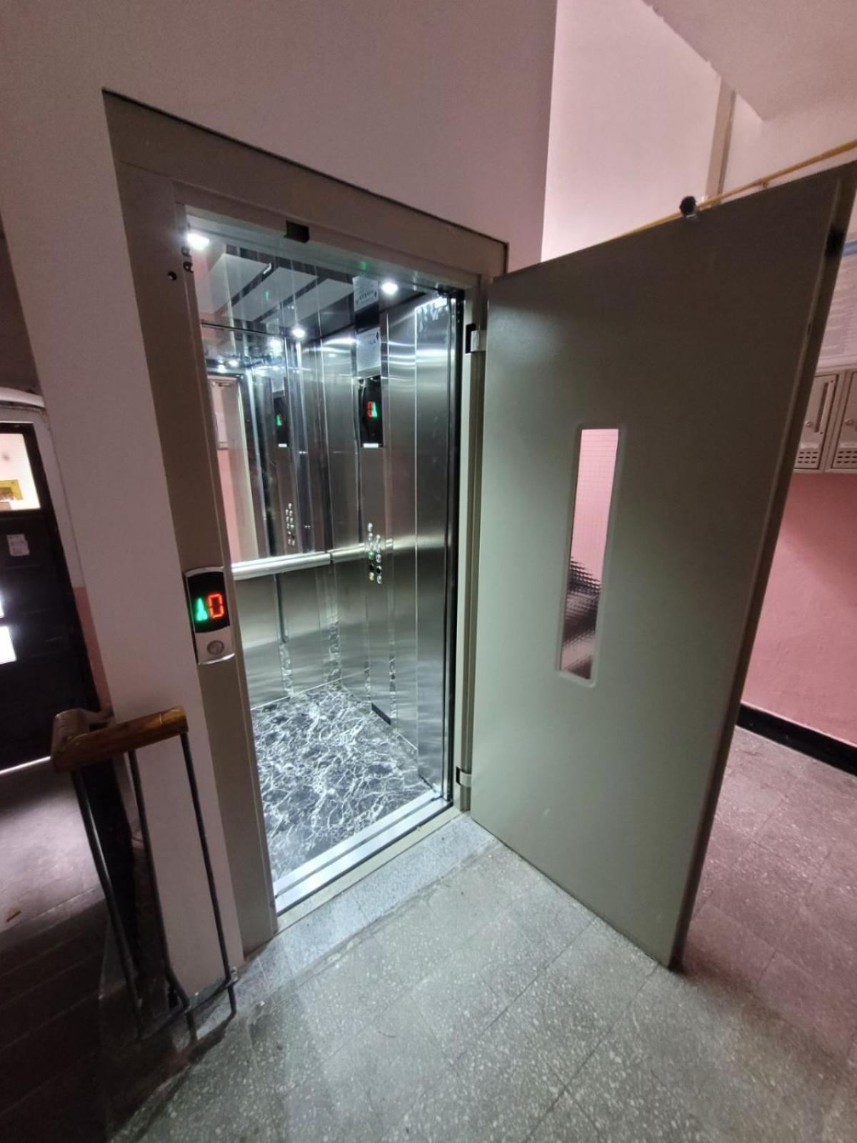 Blue And Rose Cozy - Quiet In The Best Location - Self Check-In - 5Th Floor With Elevator سراييفو المظهر الخارجي الصورة